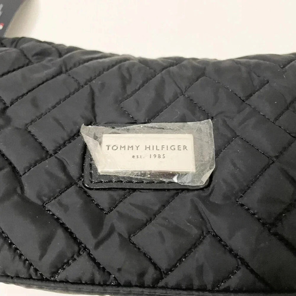2010 Tommy Hilfiger  Crossbody Bag Purse - Picture 15 of 15